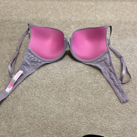 Victoria Secrets pink bra - Picture 3 of 4